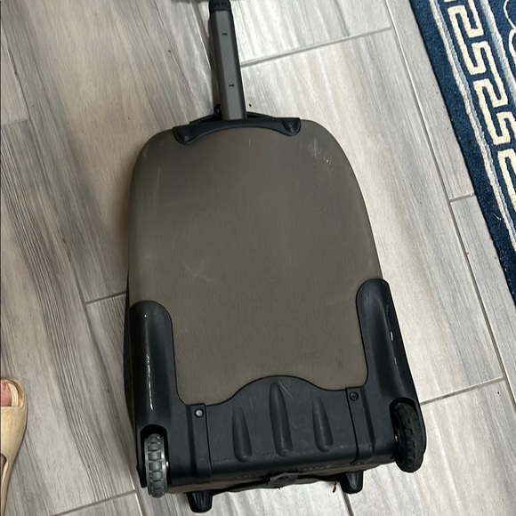 Patagonia wheeler suitcase / carry on bag - Picture 8 of 10